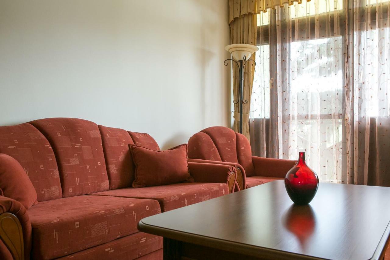 Hotel Fortuna Dávod Extérieur photo
